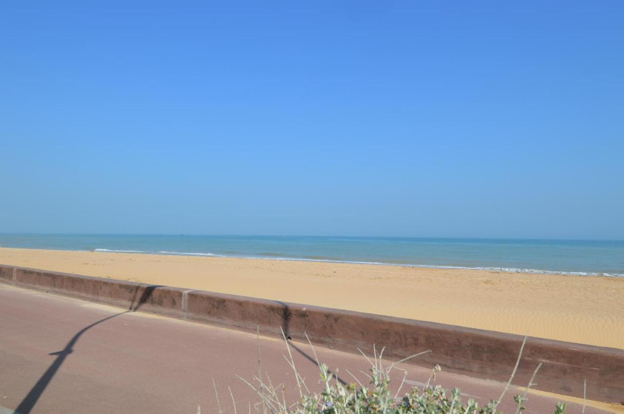 Appartement Moderne Avec Terrasse A 500M De La Mer Courseulles-sur-Mer Εξωτερικό φωτογραφία